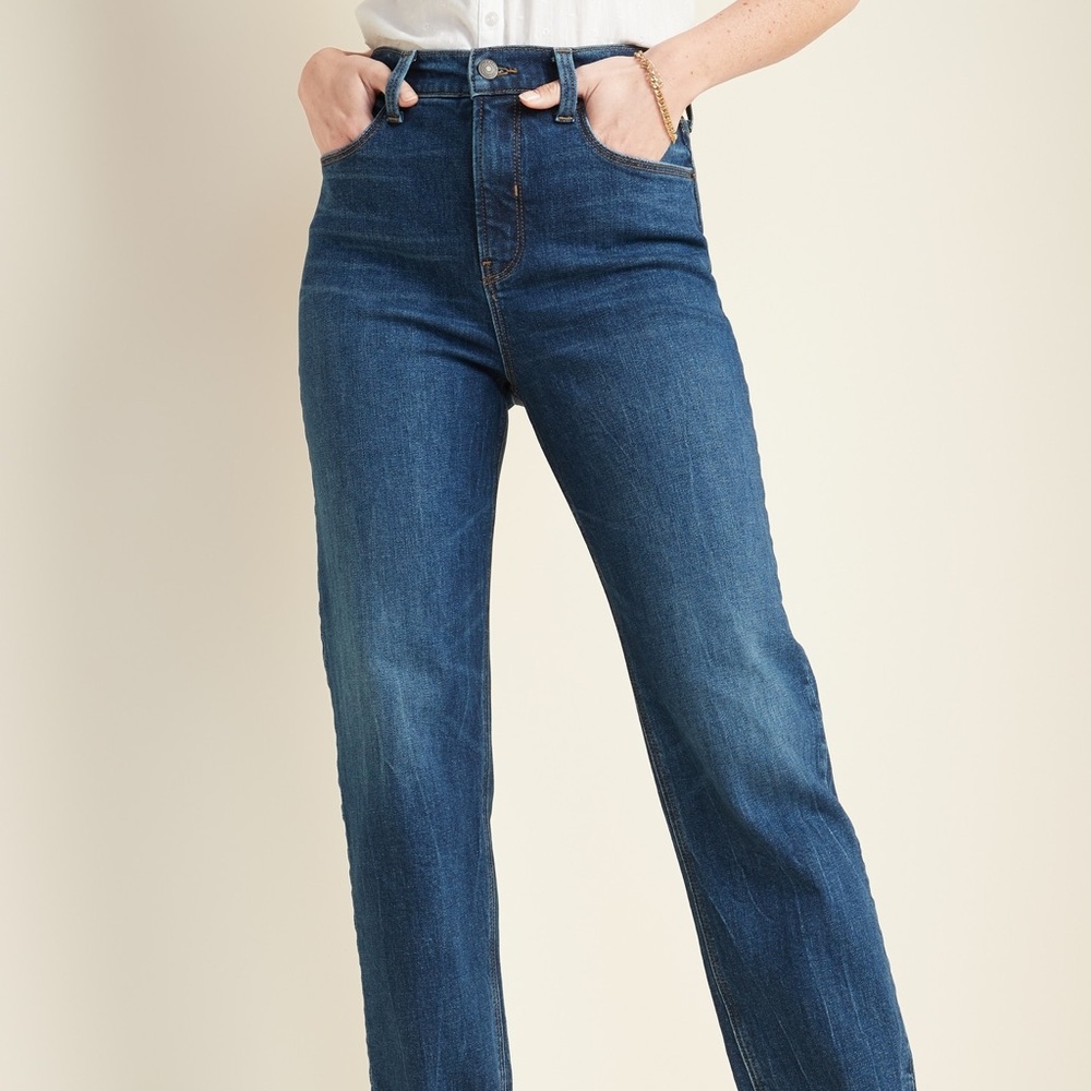 NWT: Old Navy Sz 8 Sky-Hi Extra High Waist Jeans